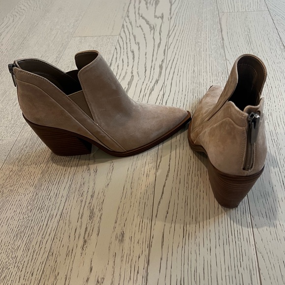 Vince Camuto booties size 7.5 - Picture 3 of 6